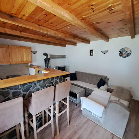 Katun Mokra شقة